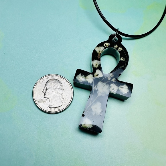 Handmade Ankh Cross with real flowers - Picture 7 of 7